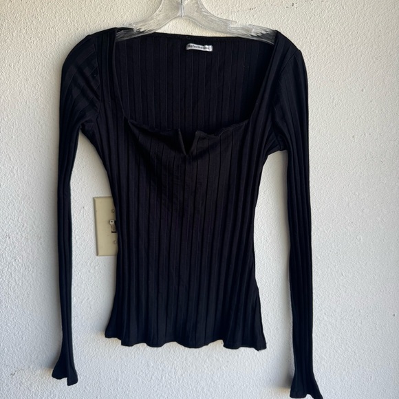 Reformation Delaney knit ribbed top with V-wire - Picture 2 of 6